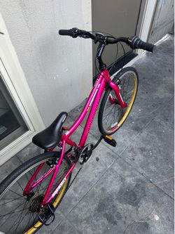 Diamondback “clarity 24” pink mountain bike