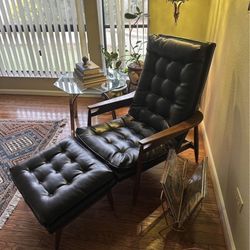 Scoop Chair w/ ottoman - Designed By Milo Baughman