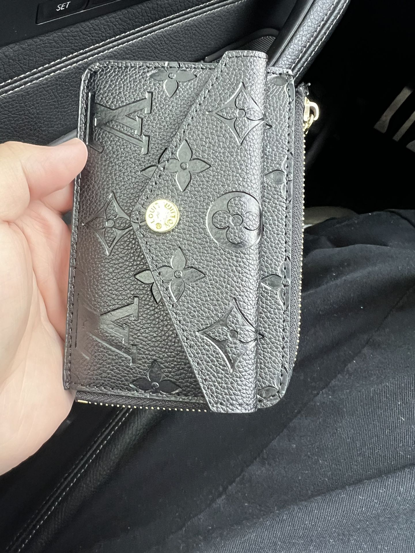 lV women wallet