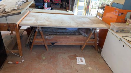 Free sewing crafting table