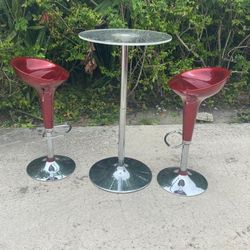 HIGH TOP STOOLS & TABLE - VERY NICE