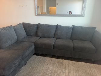 🛋️ Gray Sectional Couch – Great Condition | Pickup Only