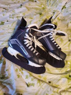 Bauer vapor X300 men's ice skates size 9.5