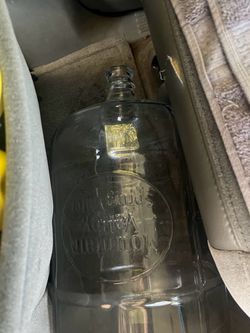 Water jug 5 gallon glass