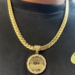 14k Premium Gold Plated Last Supper Pendant And Cuban Necklace 