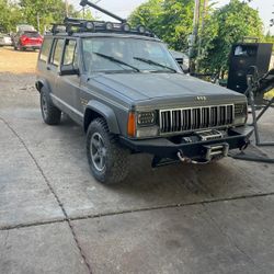Cherokee Jeep Xq