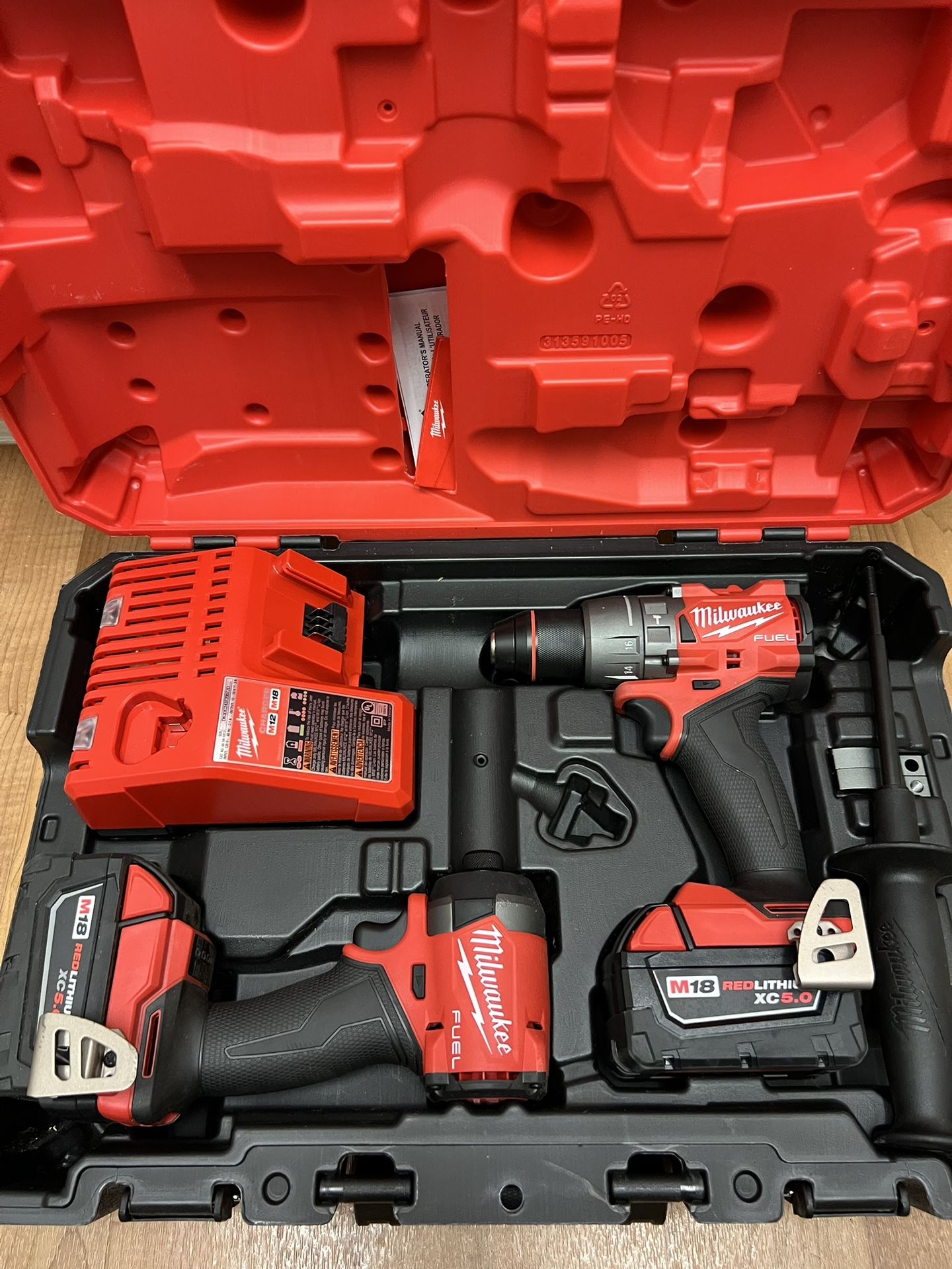 Milwaukee M18 FUEL 18V Lithium-lon Brushless Cordless Hammer Drill and Impact Driver Combo Kit (2-Tool) with 2 Batteries