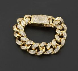New 18 k yellow gold Cuban bracelet