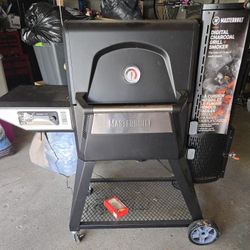 Masterbuilt Gravity 560 Charcoal Grill