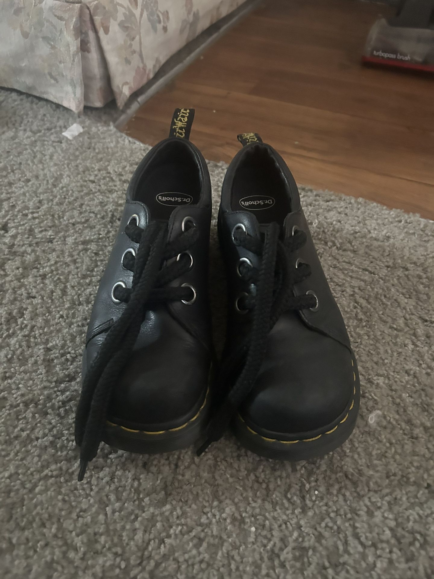 DR MARTENS LOW CUT PLAYFORMS