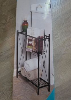 BATH SHELVES

ESTANTES DE BAÑO Bathroom Storage
