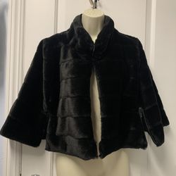 ✨New With Tags✨ Bcbg Adult Women Large Black Cape Faux Fur Over Coat  Hook Closure Arm Bands