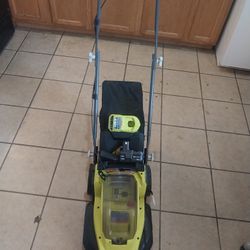 RYOBI LAWN MOWER 18V LITHIUM 13" WITH BATTERY AND CHARGER 