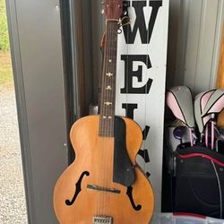Harmony H1407 Patrician Acoustic Guitar