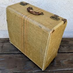  Vintage Luggage 1940s Suitcase 18"x17"x8-1/2"  80+ Yrs Old • For Movie Props, Repair, Decoration, Display, Vintage Suitcases, Spanish Made Suitcase. 
