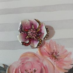 VTG Enamel Flower Joan Rivers Pin Brooch