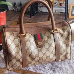 Authentic  Gucci VTG. Doctor Bag