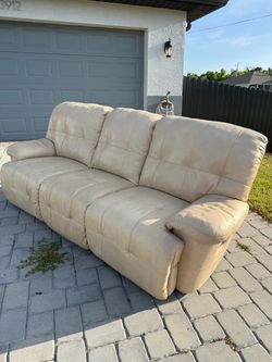 Need gone - Recliner Sofa in Great condition