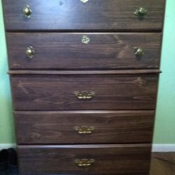 5 Drawer Dresser.  FREE