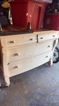 Dresser