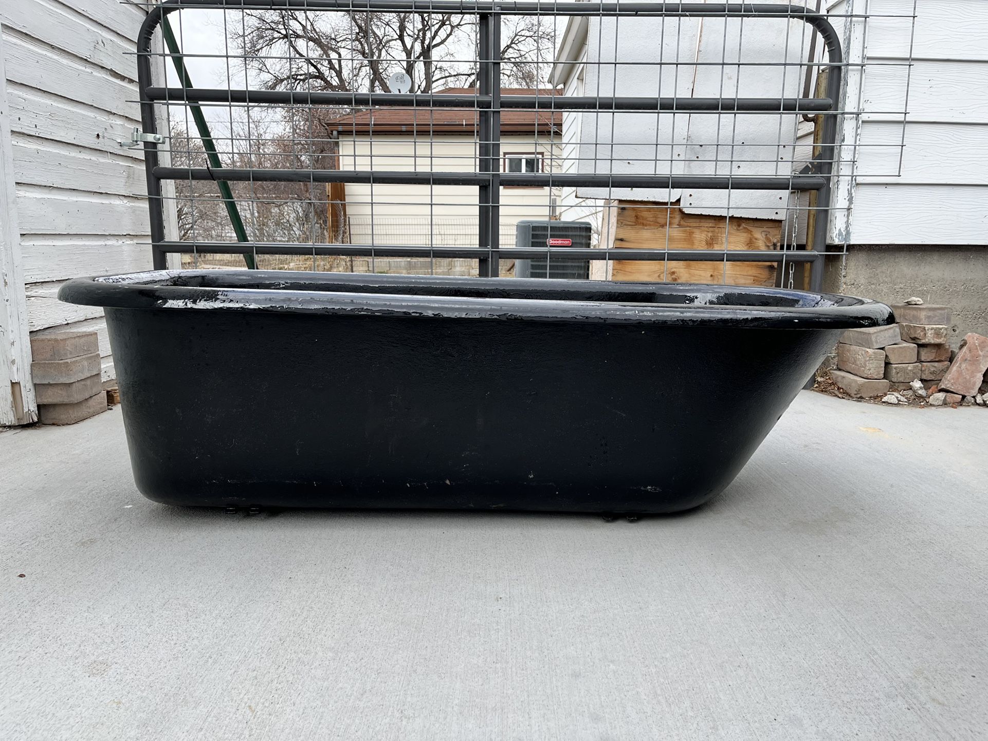 Cast Iron Claw Foot Tub