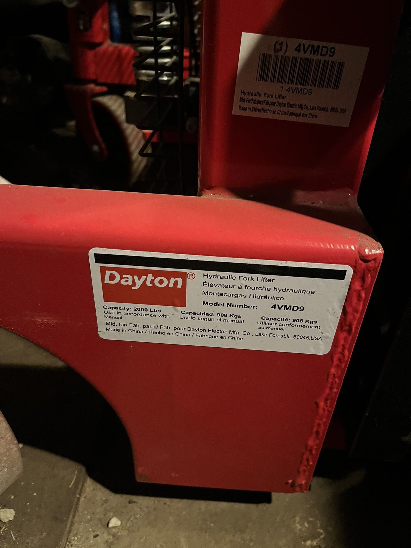 Dayton, 2000 Pound Forklift