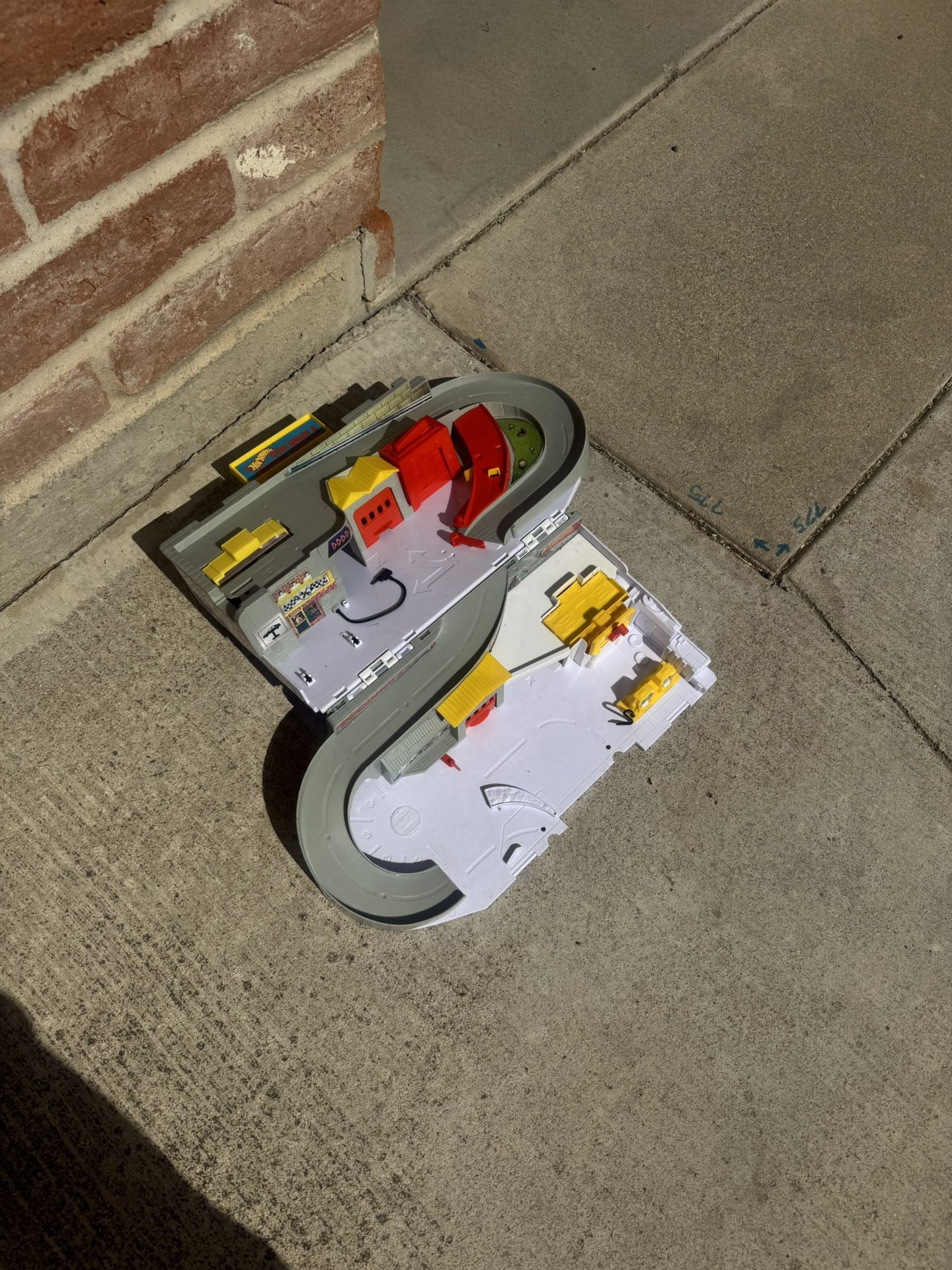 Hot wheels