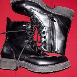 Black Boots Size 7.5