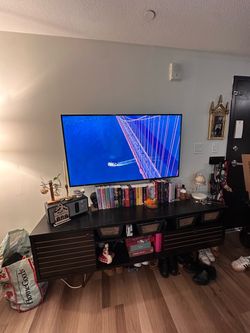 Tv stand (FREE)