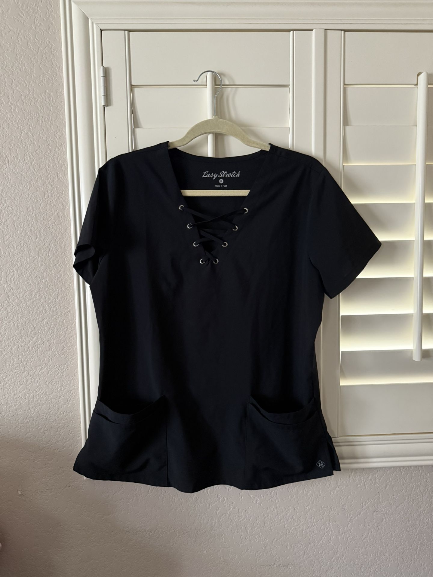 MEDIUM SCRUB Top