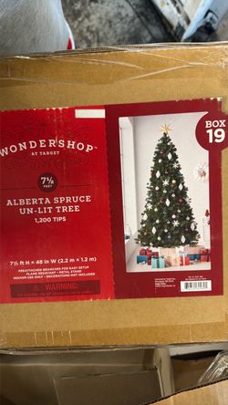 Wondershop 7.5 ft Alberta Spruce Un-Lit Tree