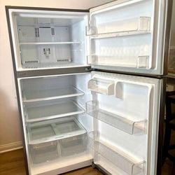 REFRIGERATOR 