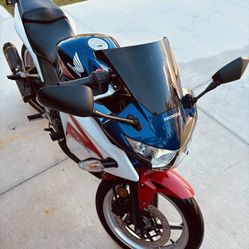 $3000 2012 Honda CBR 250