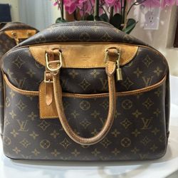 Louis Vuitton Makeup Bag 