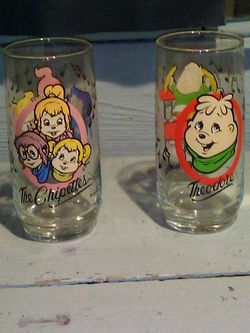 Vintage 1985 Hardee's restaurant promo glass tumblers