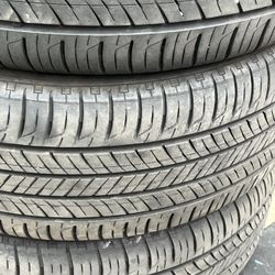 215/55/17 Hankook Set Of Four 85%!tread Asking $160