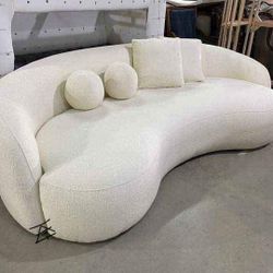 🧲Isabella Upholstered Tight Back Sofa White
Coaster$20 Down Payment and delivery available 