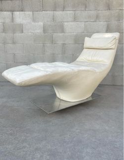 Space Age Natuzzi Leather Lounge Chair