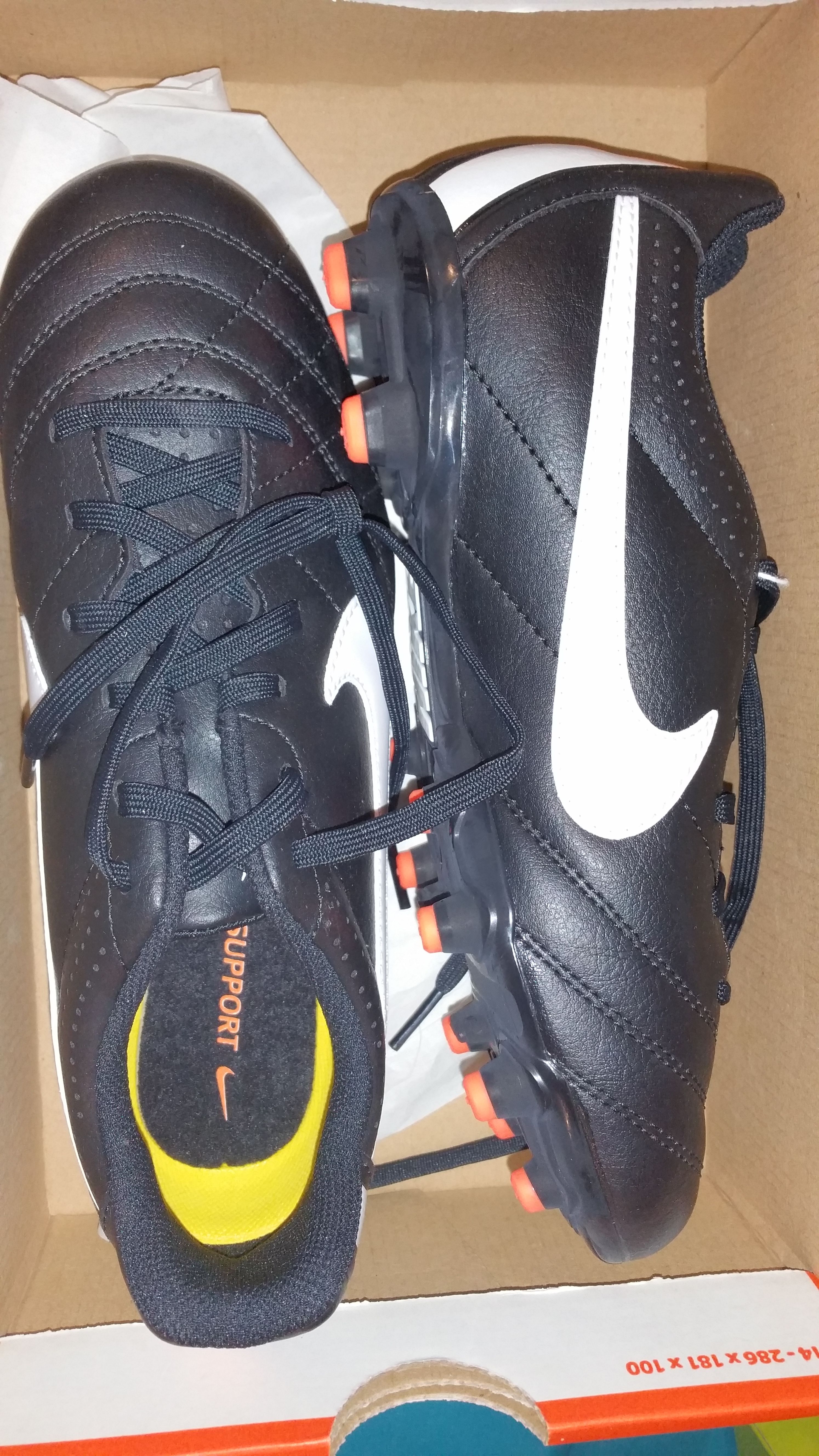 Kids Nike cleats size 4.5y