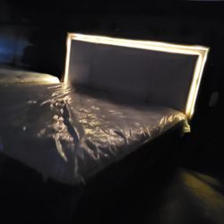 BED FRAME ONLY KING SIZE SAME DAY PICK UP OR DELIVERY🚚🚚🚚