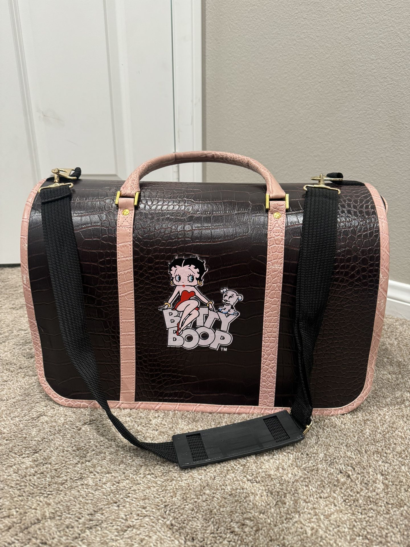 Betty Boop Deluxe Small Pet Carrier