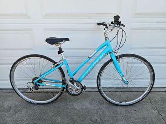 Specialized Crossroads Sport Step-Through 28" 700c 21-Speed Hybrid Road/Commuter/City Bike - Light 13" Frame  (MSRP $540)