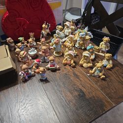 Collectable  Cherished Teddies And Homeco Bears