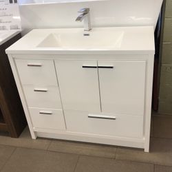 42” Vanity In Glossy White