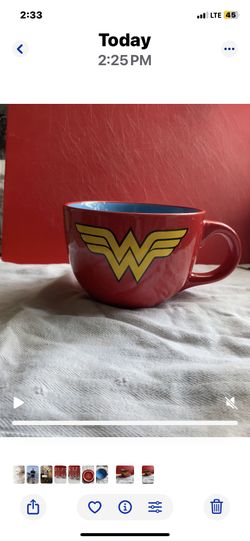 Wonder Woman Ceramic Mug from the Warner Bros collection.