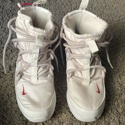 Size 9 Women's Nike Tanjun High Rise sneaker boots in the "Phantom" colorway.