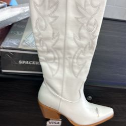 New Women’s Size 8 White 