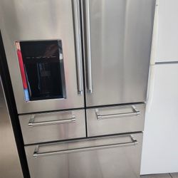 Un Refrijerador 5 Puertas KitcneniAd Tres Meses De Garantia Se Yeba Adomisilio