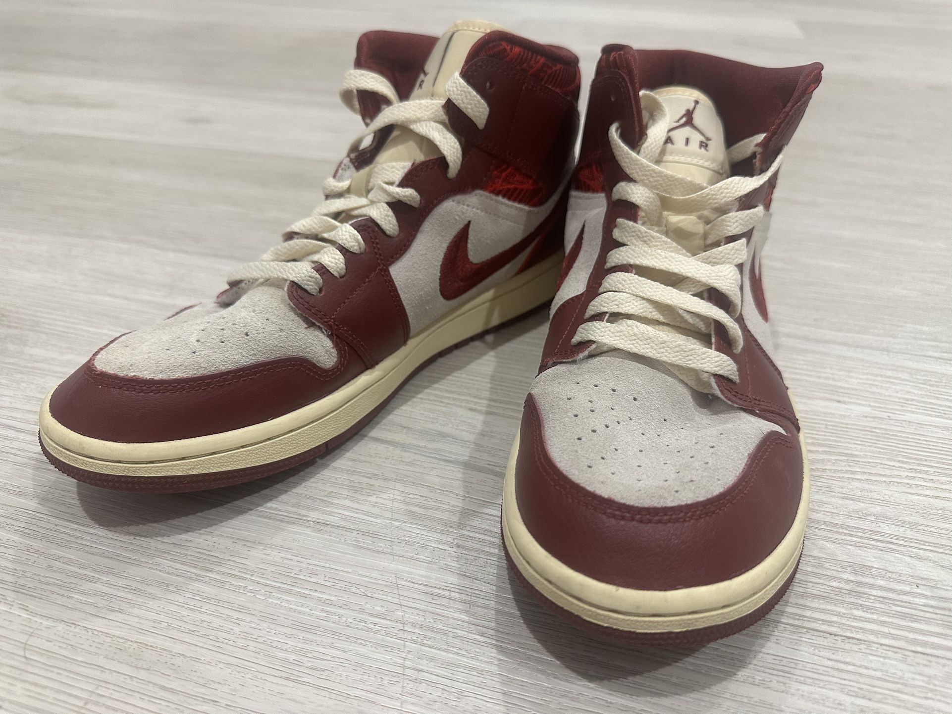 JORDAN MID “LIFT UP”