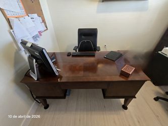 Escritorio de madera